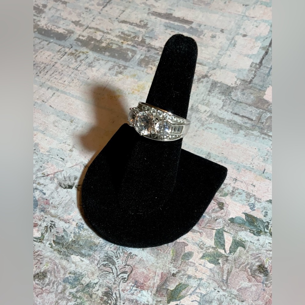 Gorgeous Three Stone Sterling Silver & CZ Statement Ring Sz 6.75